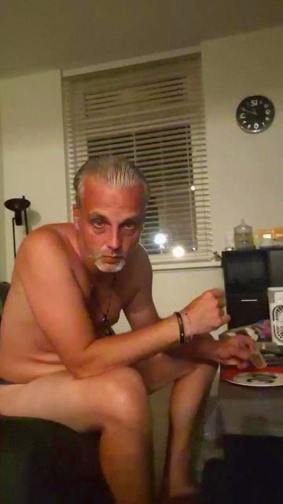 JSlave1992 live cam on Cam4
