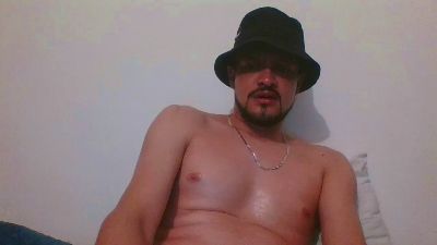 JULIVERGON7 live cam on Cam4