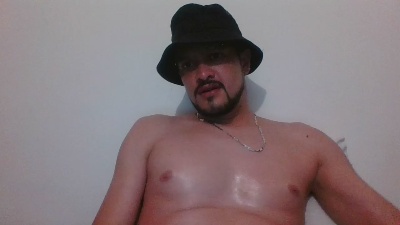 JULIVERGON7 live cam on Cam4