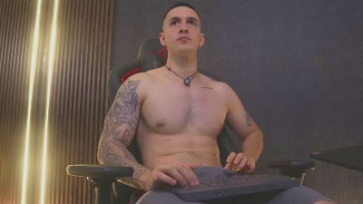 JacksonOlsenn live cam on Cam4