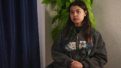 le modèle JacqueOldham est en webcam porno dans un show sur le site cam4, il possède les tags suivants: 