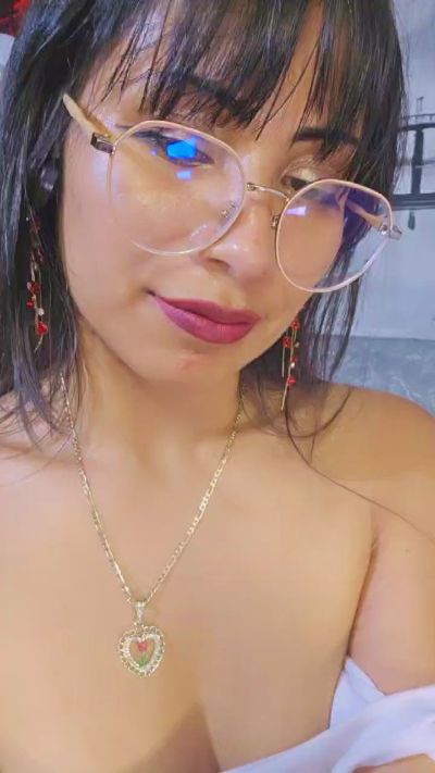 Jade_Zephyra live cam on Cam4