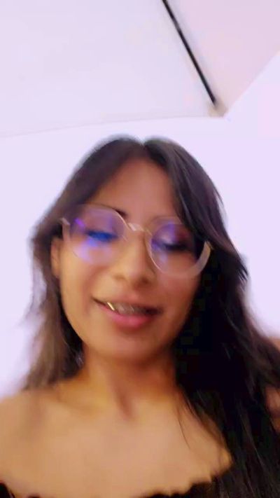 Jade_Zephyra live cam on Cam4