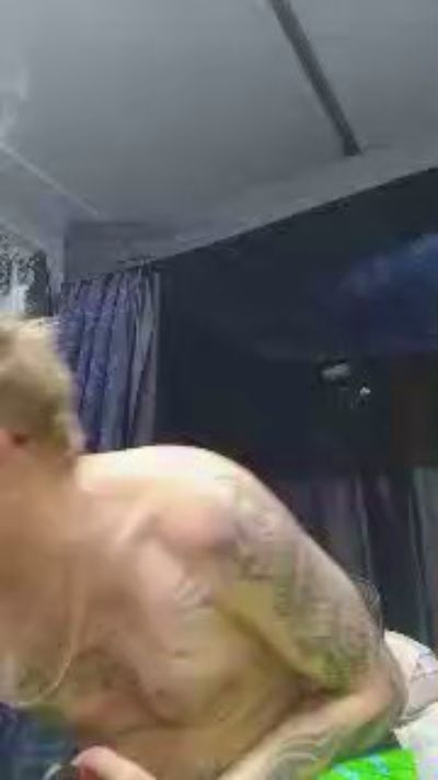 JajabigZ1995 live cam on Cam4