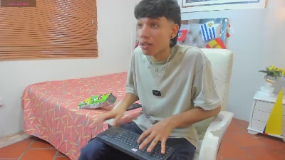 JakeFalconn live cam on Cam4