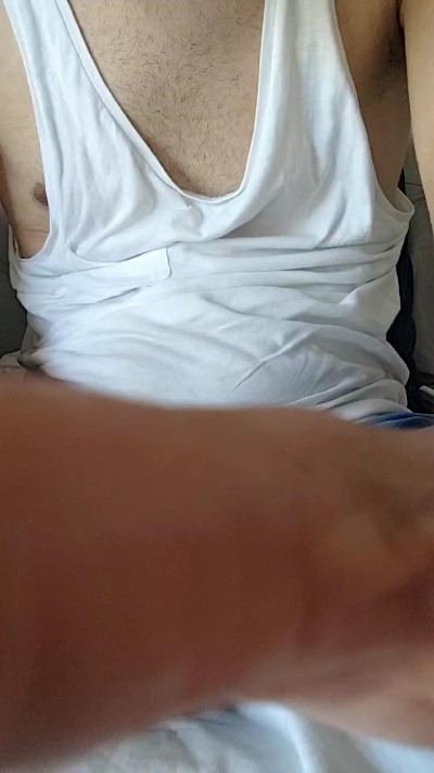 James22gg live cam on Cam4