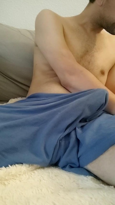 James22gg live cam on Cam4