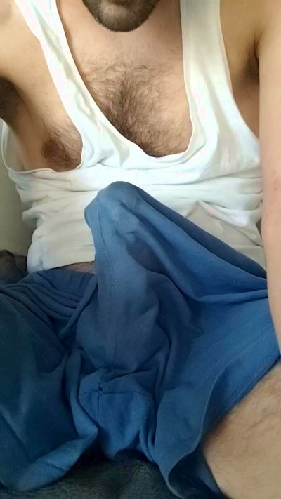 James22gg live cam on Cam4