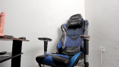 JamesCurls live cam on Cam4