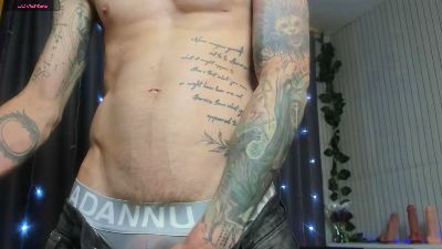 JamesInked live cam on Cam4