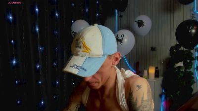 JamesInked live cam on Cam4