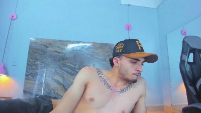 James_06 live cam on Cam4