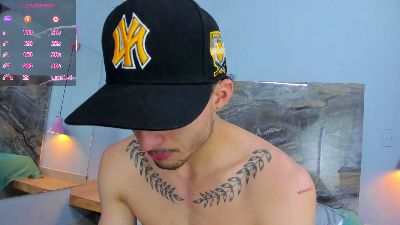 James_06 live cam on Cam4