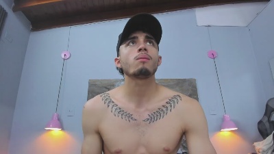 James_06 live cam on Cam4