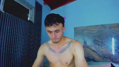 James_06 live cam on Cam4