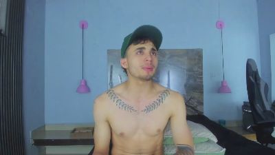 James_06 live cam on Cam4