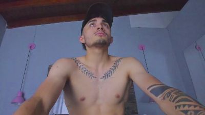 James_06 live cam on Cam4