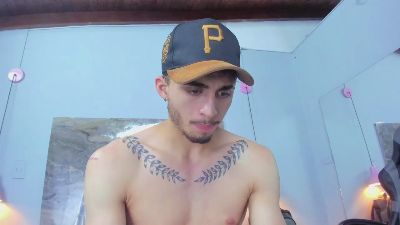 James_06 live cam on Cam4