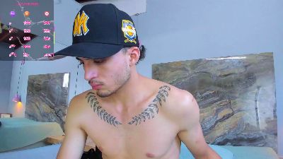 James_06 live cam on Cam4