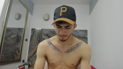 James_06 live cam on Cam4