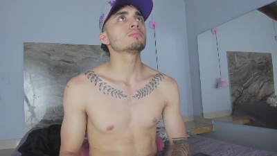 James_06 live cam on Cam4