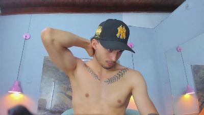 James_06 live cam on Cam4