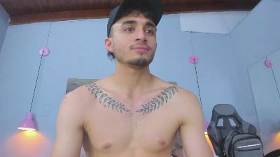 James_06 live cam on Cam4