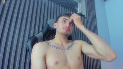 James_06 live cam on Cam4
