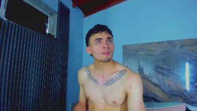 James_06 live cam on Cam4
