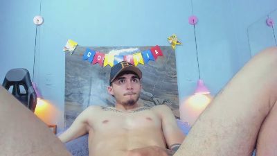 James_06 live cam on Cam4