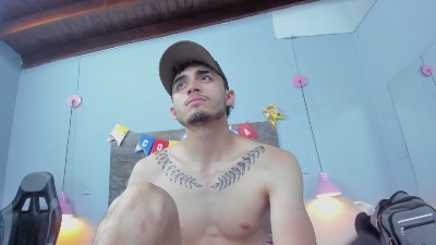 James_06 live cam on Cam4