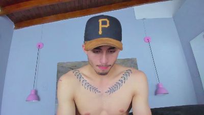 James_06 live cam on Cam4