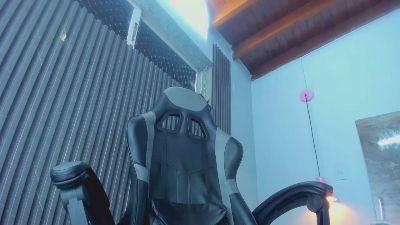 James_06 live cam on Cam4