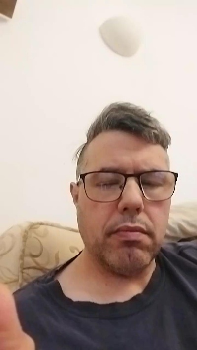 Jamesrober live male webcam from United Kingdom