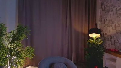 JamilaWiederin live cam on Cam4