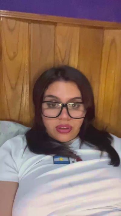 Jan3Bloss0m live cam on Cam4