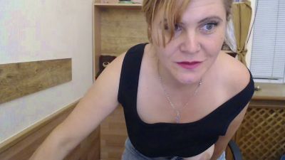 JanaLoveli live cam on Cam4