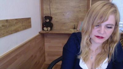 JanaLoveli live cam on Cam4