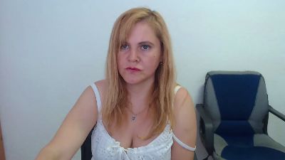 JanaLoveli live cam on Cam4