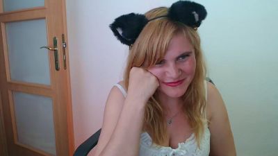 JanaLoveli live cam on Cam4