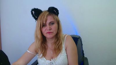 JanaLoveli live cam on Cam4