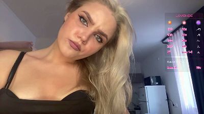 JanieceVigil live cam on Cam4