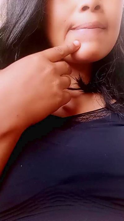 Jannellah96_ live cam on Cam4