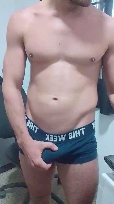 Javii75 live cam on Cam4