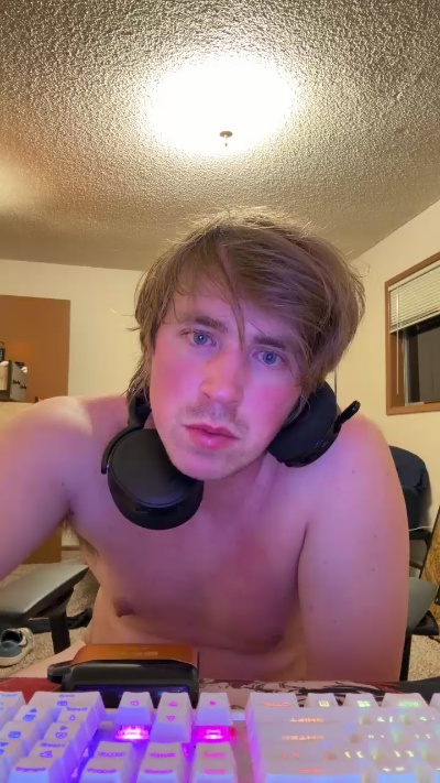 Jaxoffalltrades live cam on Cam4