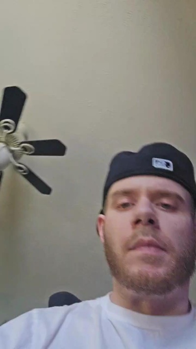 Jaybrik92 来自 美国 的 男性 直播摄像头