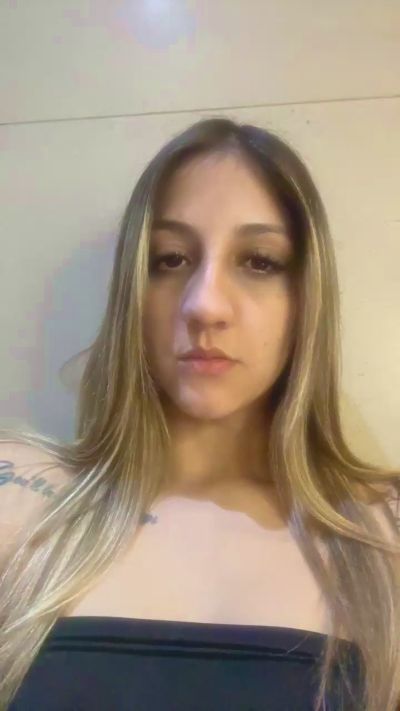 Jazblondebaby live cam on Cam4
