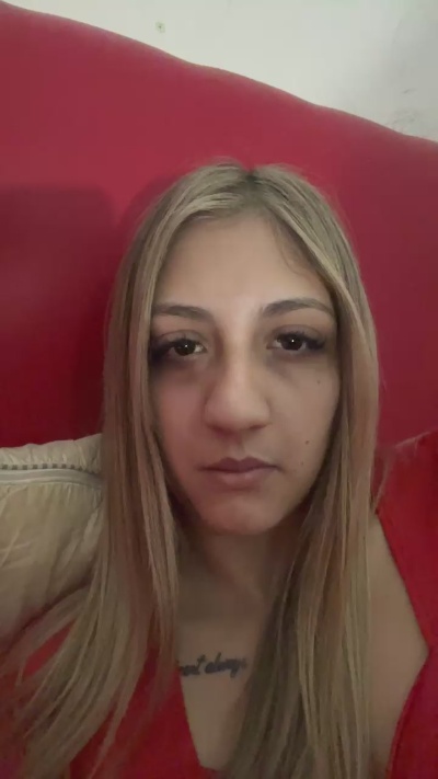 Jazblondebaby live cam on Cam4