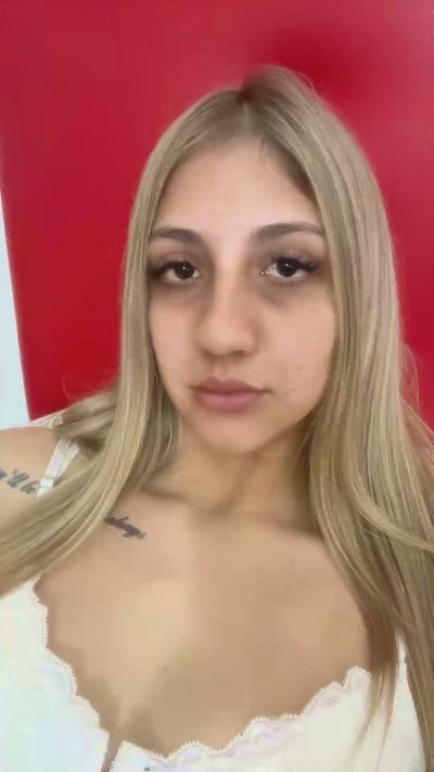 Jazblondebaby live cam on Cam4