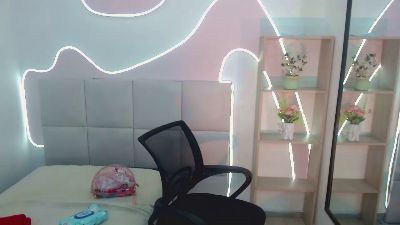 Jazmiinrosee live cam on Cam4